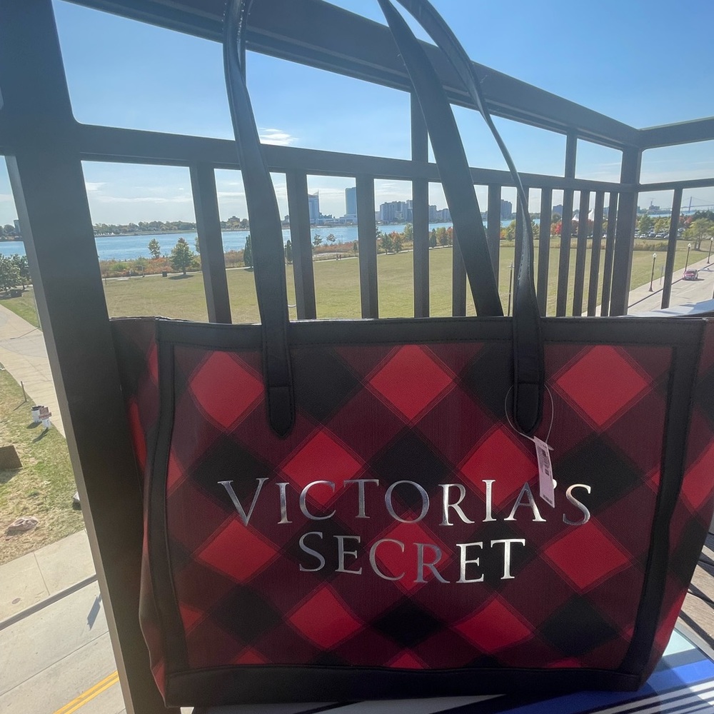 Victoria secret tote bag. Never been used.